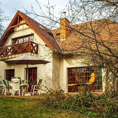Pine Grove Villa Gödöllő